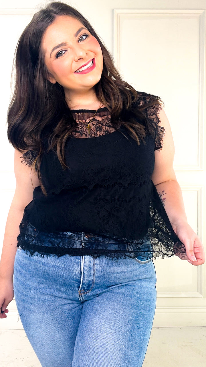 Round Neck Sleeveless Scallop Hem Lace Top