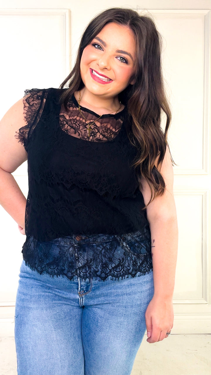 Round Neck Sleeveless Scallop Hem Lace Top