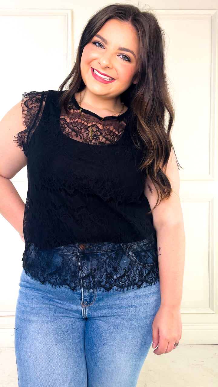 Round Neck Sleeveless Scallop Hem Lace Top