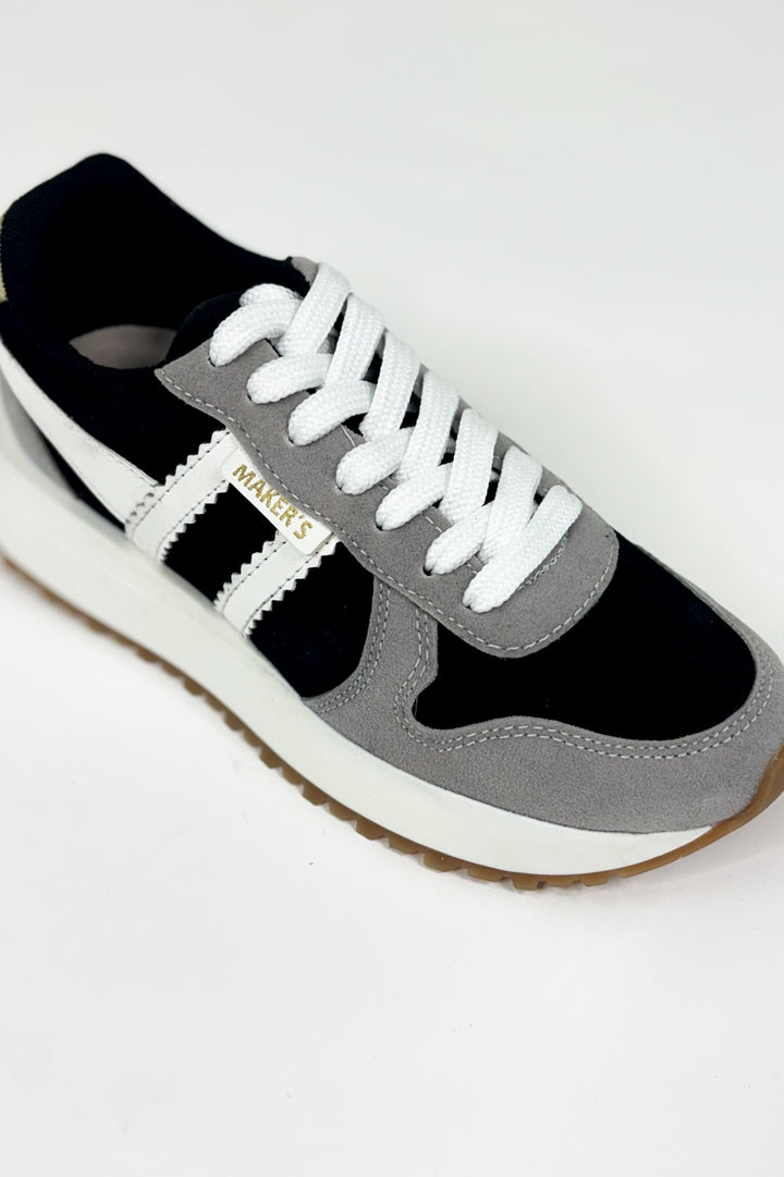 Contrast Panel Tennis Style Sneakers