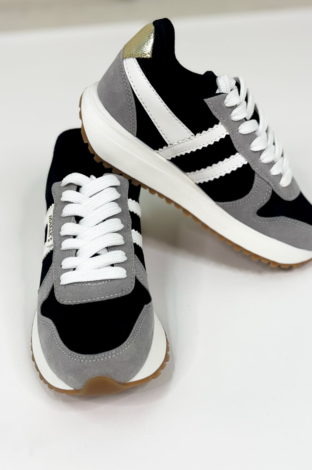 Contrast Panel Tennis Style Sneakers