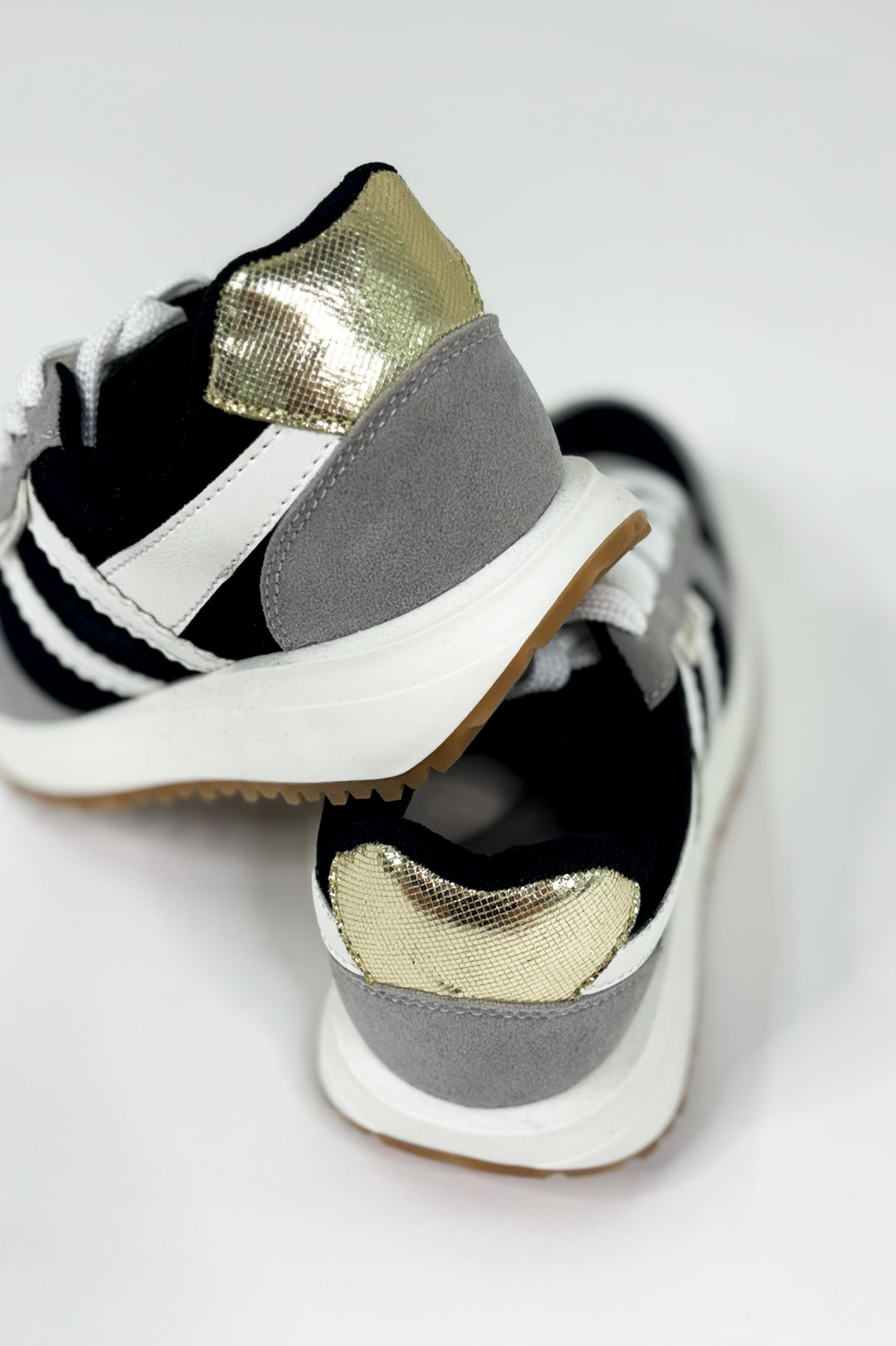 Contrast Panel Tennis Style Sneakers