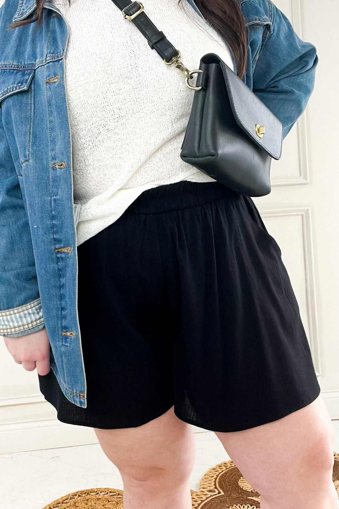 Woven Elastic Band Flowy Pocket Shorts