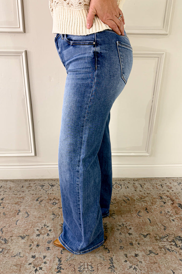 Risen Low Rise Wide Leg Jeans