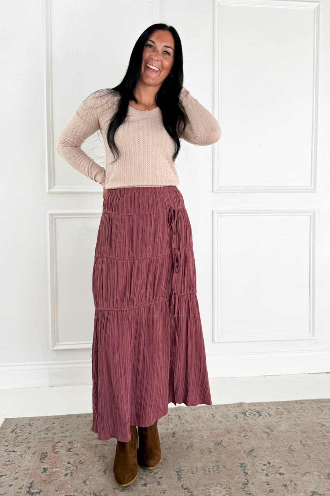 Graceful Side Slit & Bow Tiered Midi Skirt: