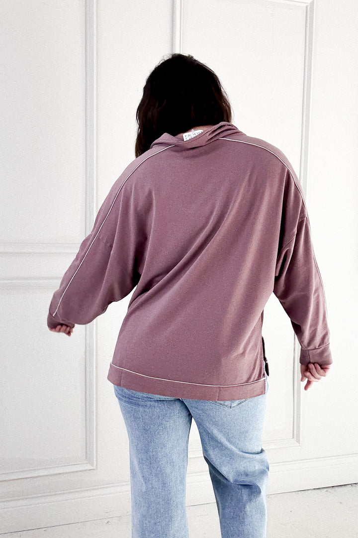 Coastline Collared Contrast Piping Pullover