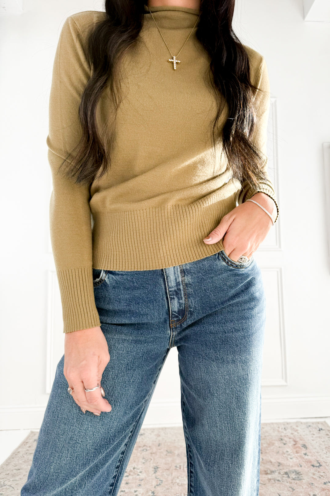 Raw Edge Basic Mock Neck Sweater