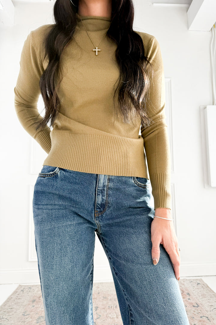 Raw Edge Basic Mock Neck Sweater