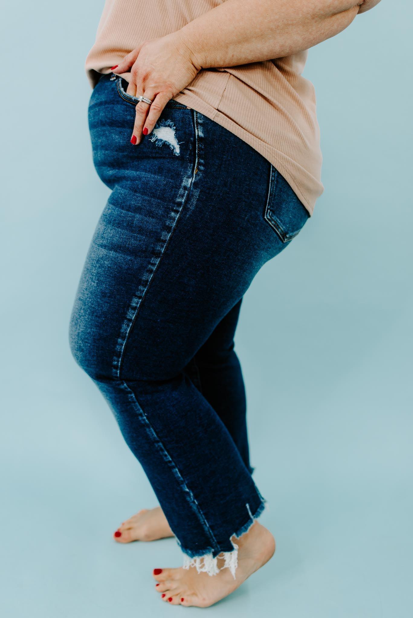 Load image into Gallery viewer, Genesis Curvy Kick Flare Jeans
